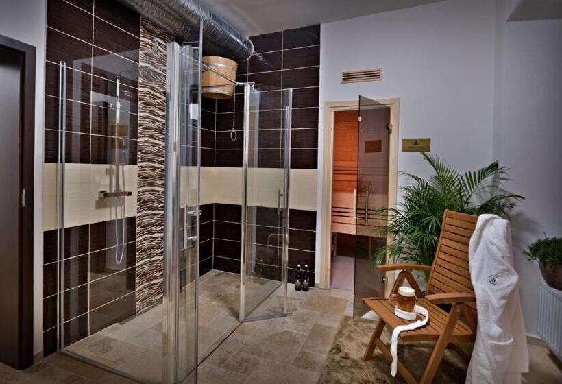 Zámek Wichterle   Hotel A Pivní Lázně