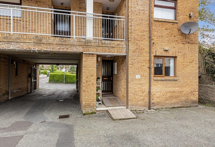 Central Apartment 3b