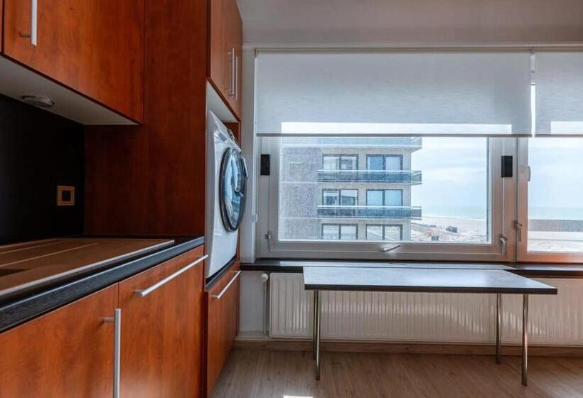 Corner Apartment With Fantastic Sea View