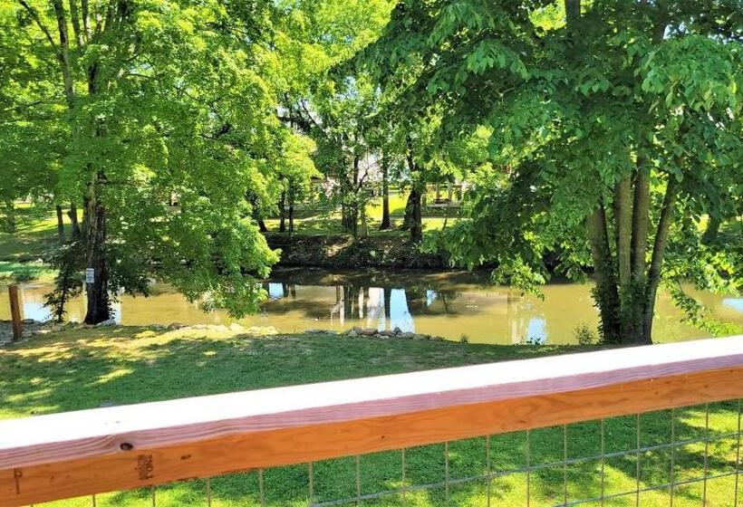 Hanky Panky 1 Bedroom On The River Pet Friendly With Fee Free Activity Tickets!