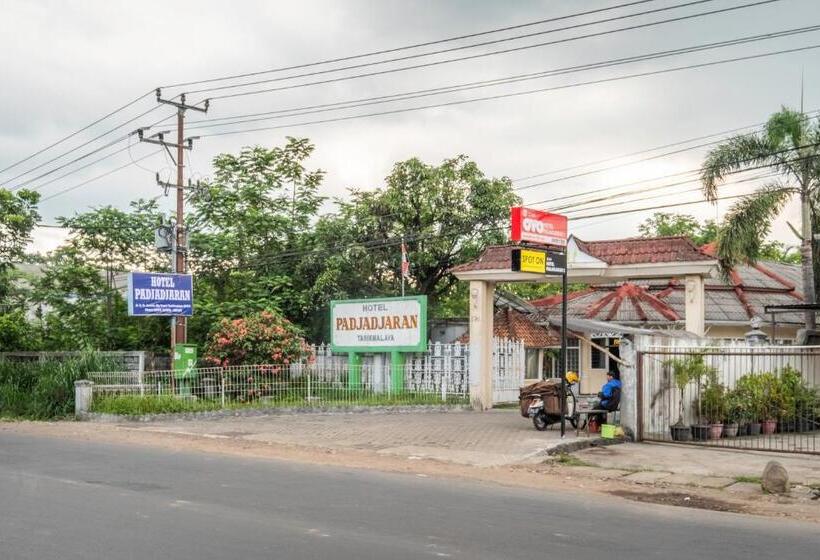 Reddoorz At Hotel Padjajaran Tasikmalaya