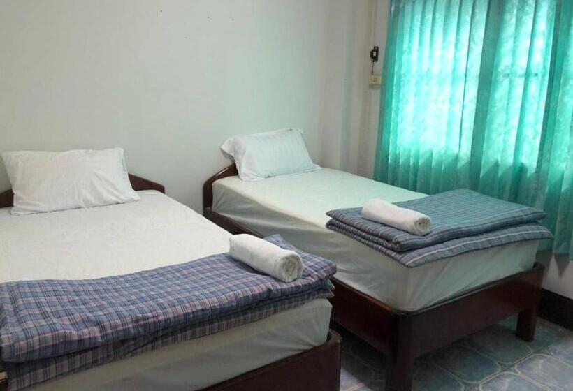 펜션 บ้านพรศรี Homestay