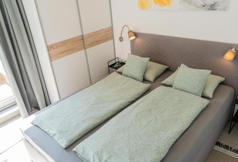 Perfect Stay 2