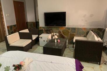 Self Contained Master Bedroom Apartment In Tema