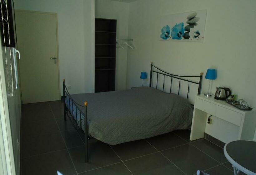 ベッドアンドブレックファースト Chambre D Hôtes Les Trois Chemins