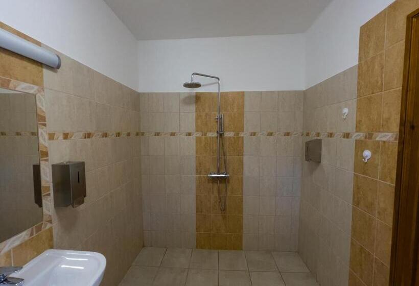 민박 Mamutfenyő Panzió