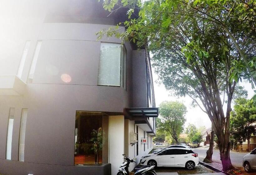 هتل Hm Social Karawaci