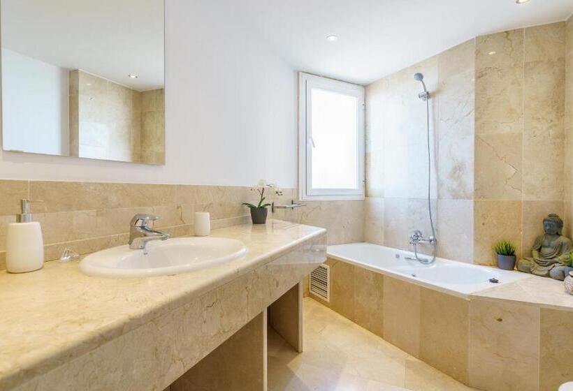 Lovely Apartment With Seaview