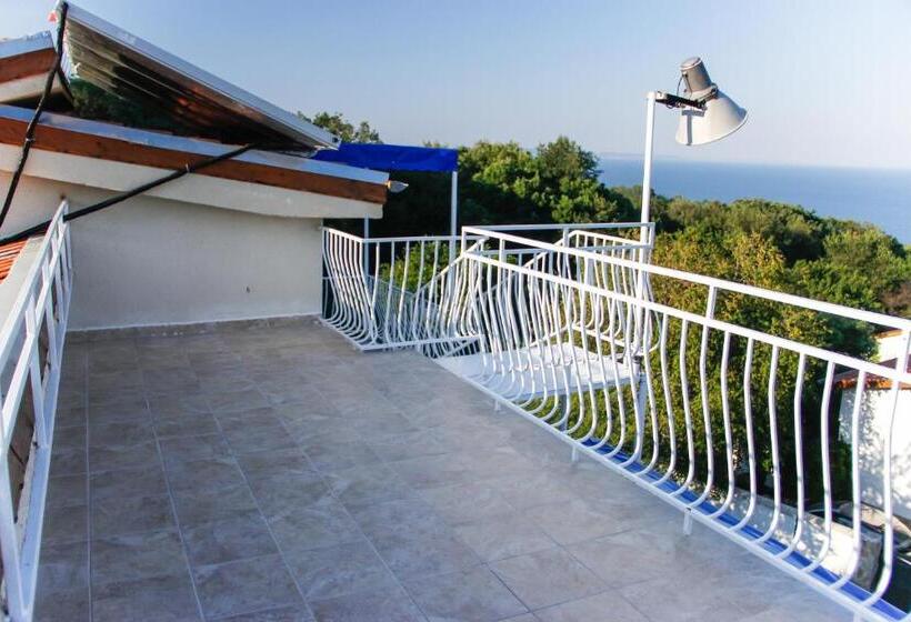 پانسیون Simada Blue Guest House