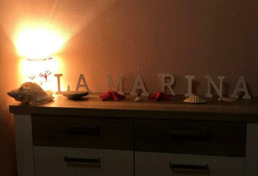 تختخواب و صبحانه La Marina