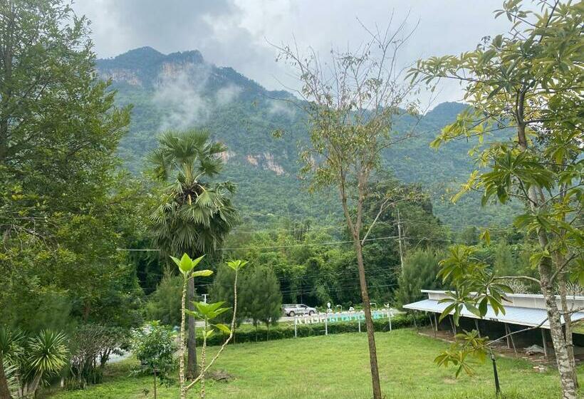 בית מלון כפרי ทับศิลารีสอร์ท Tubsila Resort