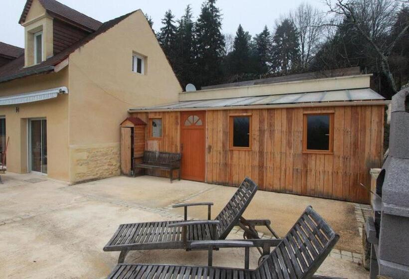 La Salamandrine, à 600 M Du Centre Historique Par Un Sentier