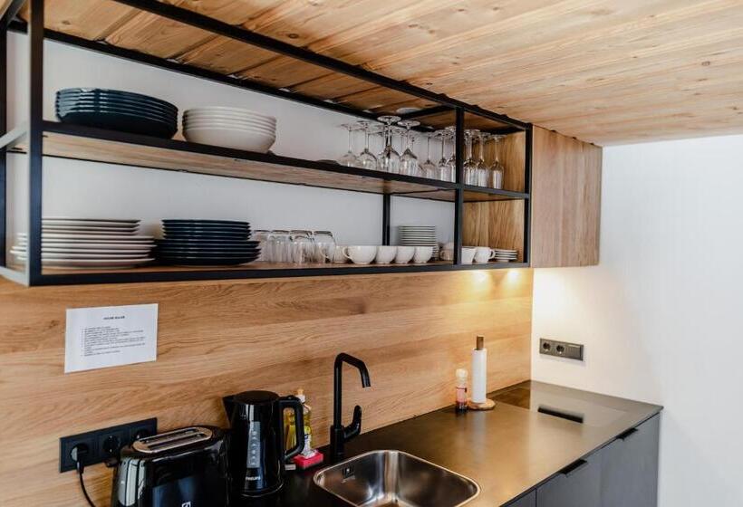 Lj5   Old Town Rooms With Exclusive Shared Roof Terrace