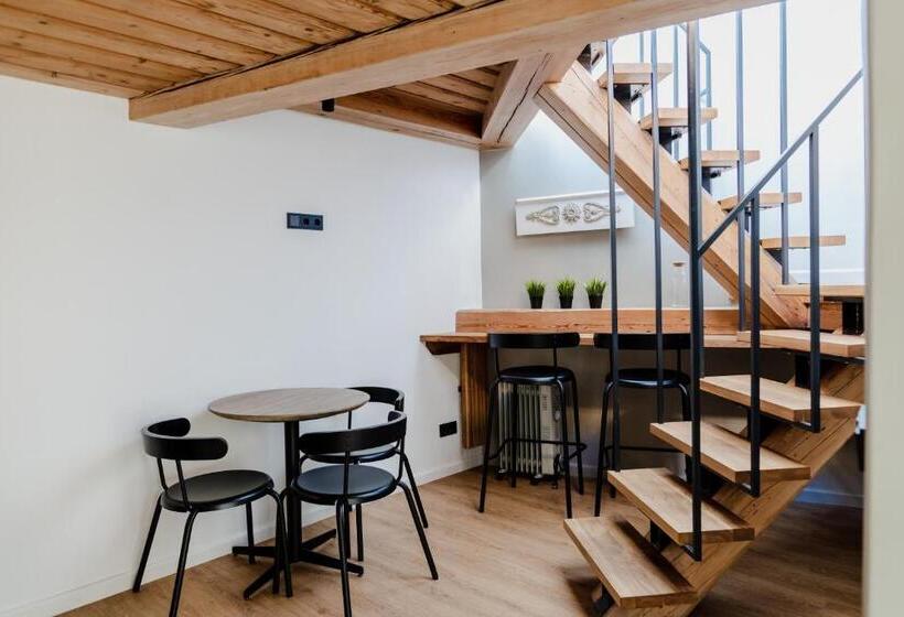 Lj5   Old Town Rooms With Exclusive Shared Roof Terrace