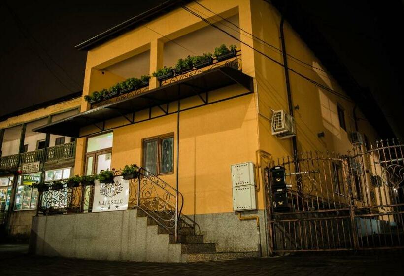 פנסיון Casa Majestic