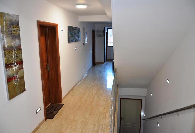 پانسیون Casa Tibi   Sinaia