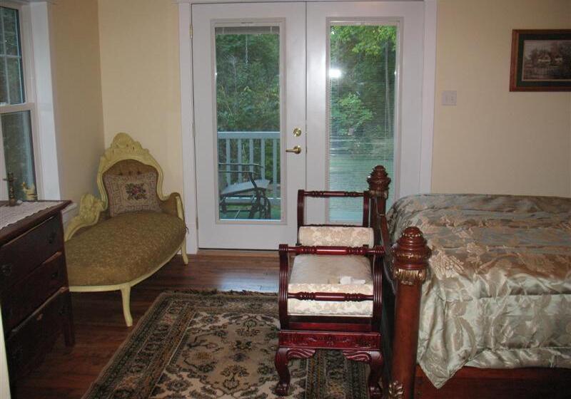 פנסיון Lionheart Guest House