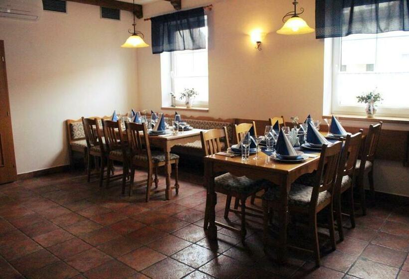 ペンション Penzion A Restaurace U Kalendů