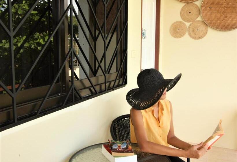 پانسیون Sun & Sea Nai Yang Phuket