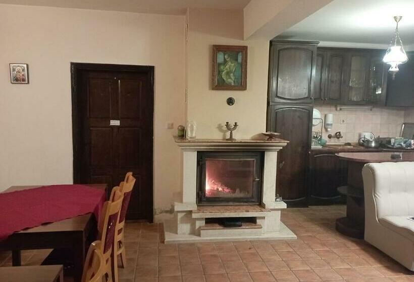 پانسیون Toncho S Guest House For 16 Guests
