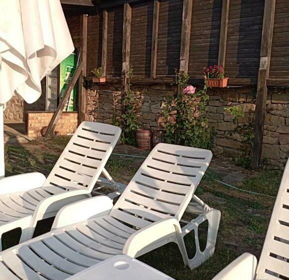 پانسیون Toncho S Guest House For 16 Guests