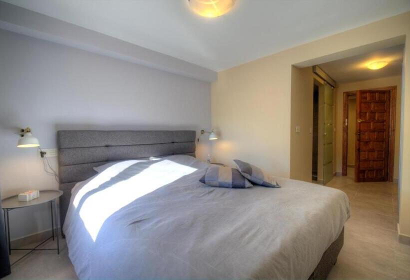 مبيت وإفطار Casa Almendros