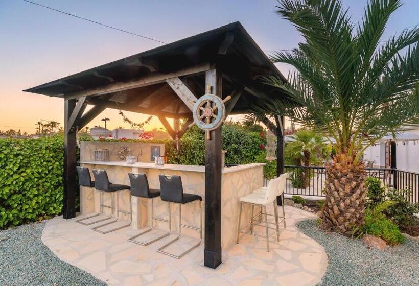 مبيت وإفطار Casa Almendros
