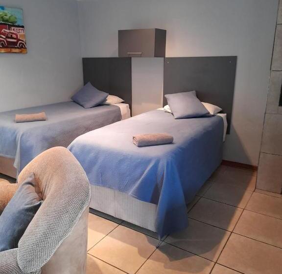 تختخواب و صبحانه Platberg Self Catering