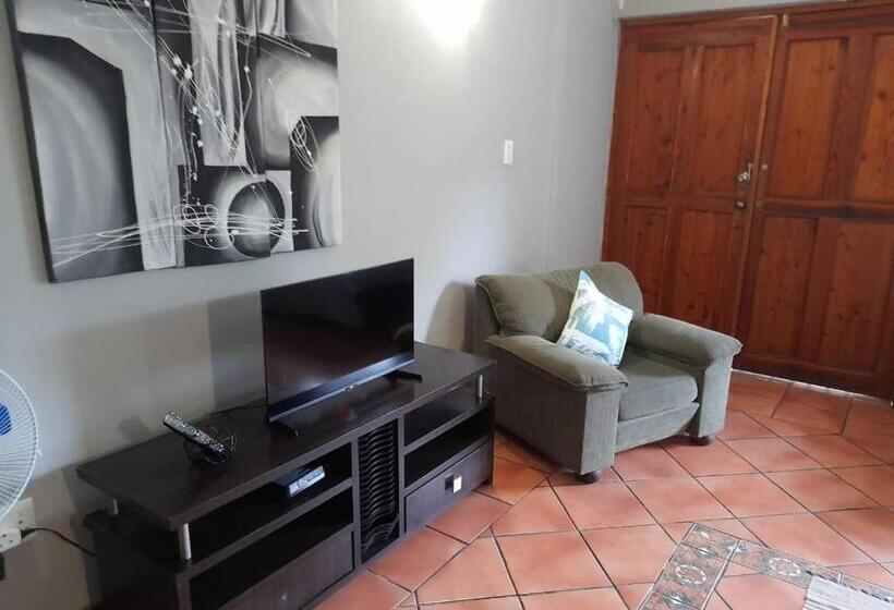 تختخواب و صبحانه Platberg Self Catering