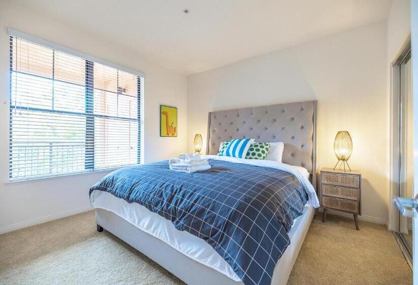 Irvine Spectrum 2 Bedrooms/2 Bathrooms/kitchen/pool/apartment