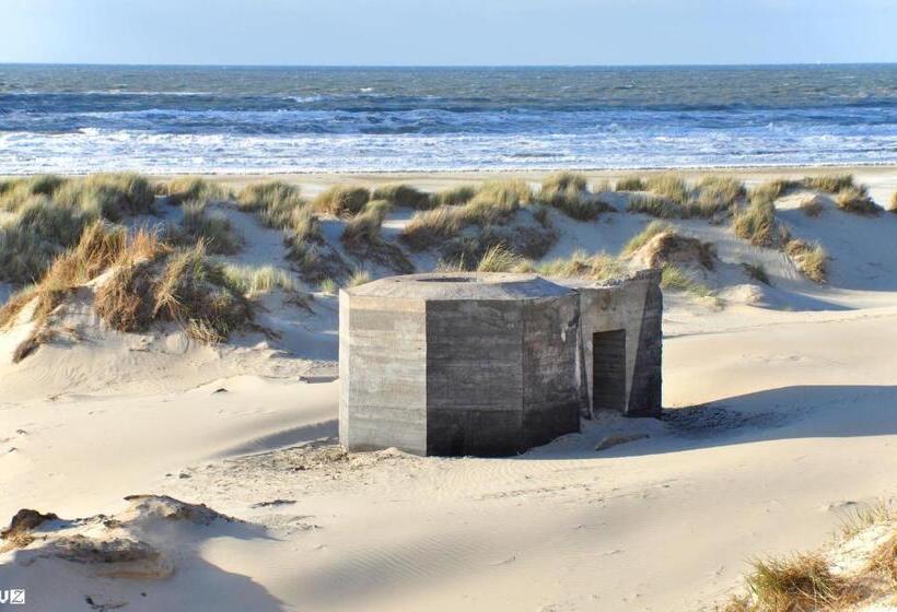 Jonas   Luxe Appartement Naast De Duinen