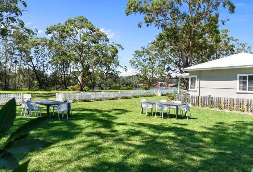 אתר נופש Calm Waters Waterfront Cottages