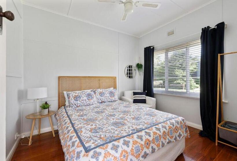 אתר נופש Calm Waters Waterfront Cottages