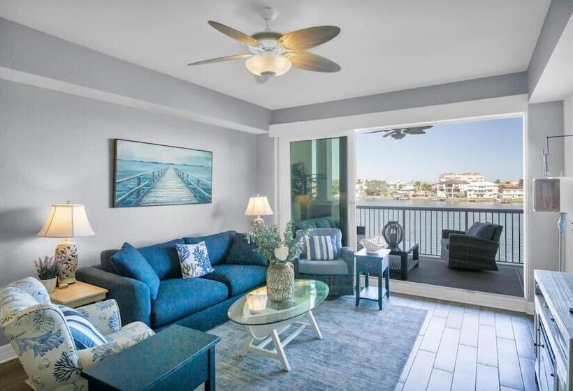 Waterfront  3br   2kings  Pool Balcony   Beach