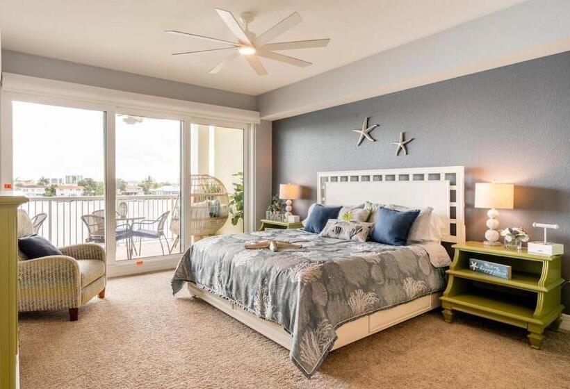 Waterfront  3br   2kings  Pool Balcony   Beach