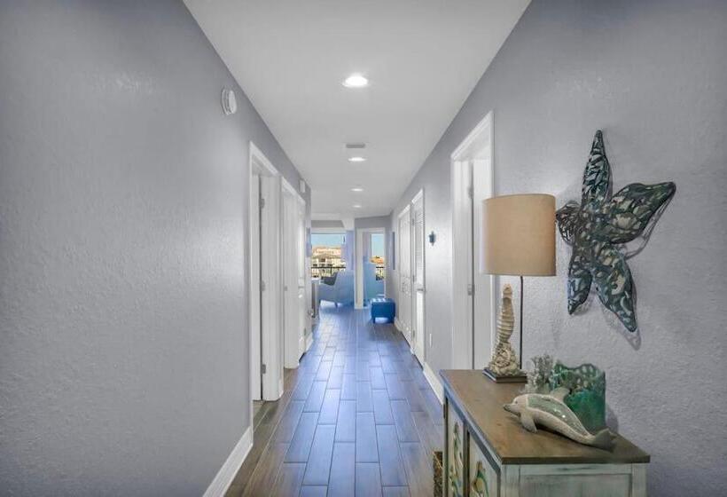 Waterfront  3br   2kings  Pool Balcony   Beach