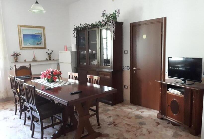 مبيت وإفطار Affittacamere Delle Rose