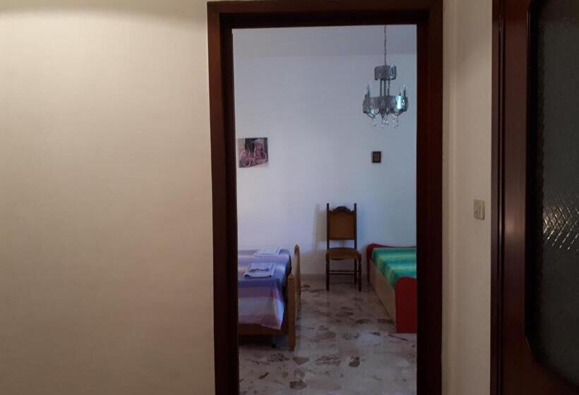 مبيت وإفطار Affittacamere Delle Rose