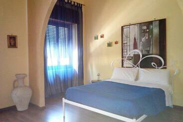 تختخواب و صبحانه La Suite Sul Corso