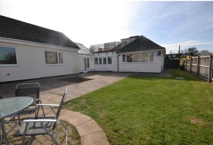 تختخواب و صبحانه Stanwell Stansted Airport