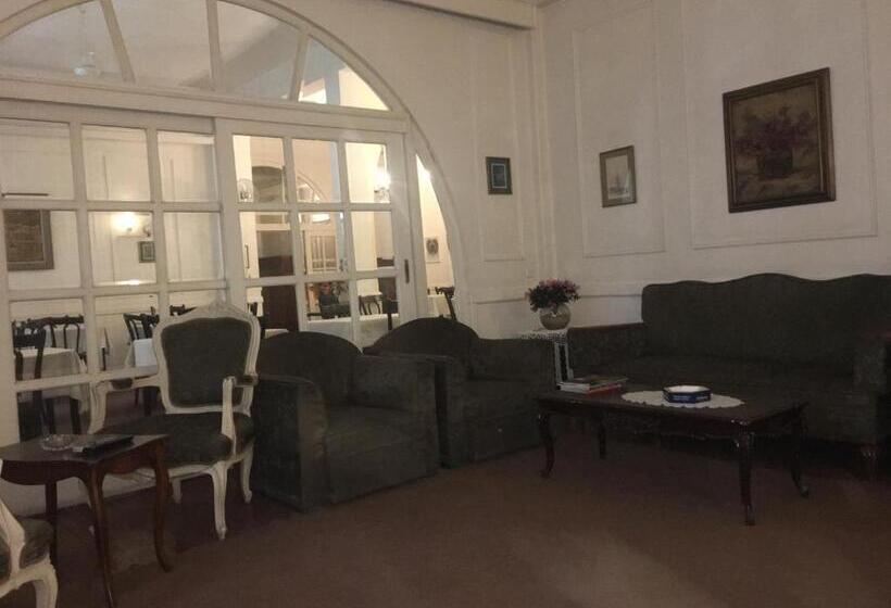 هتل Pension Roma