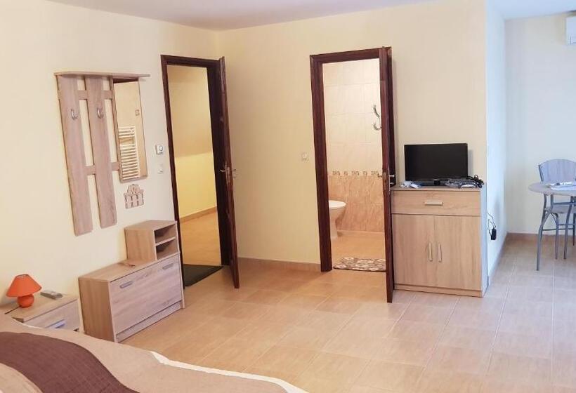 פנסיון Főczény Pince és Vendégház