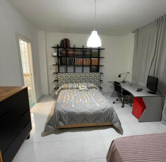 پانسیون Merola Sisters Holiday Home