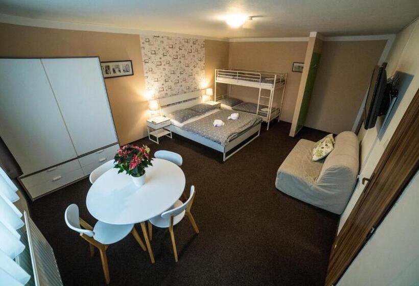 پانسیون Penzion Garden