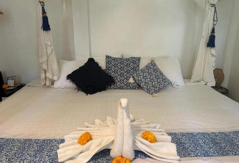 پانسیون Sannyas Boutique