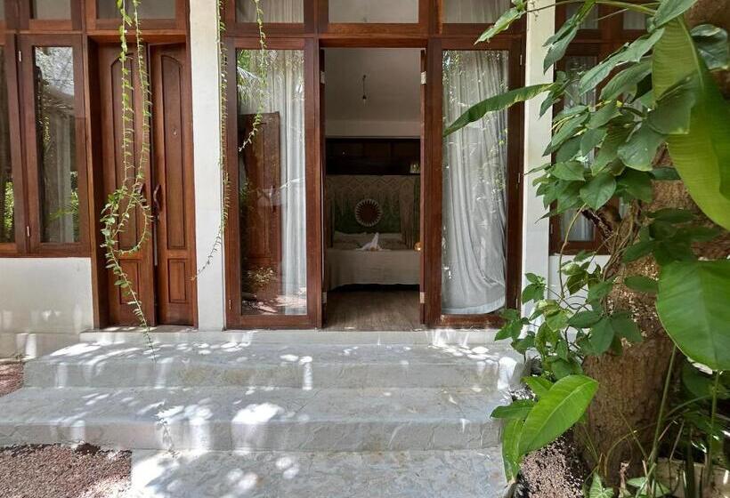 پانسیون Sannyas Boutique