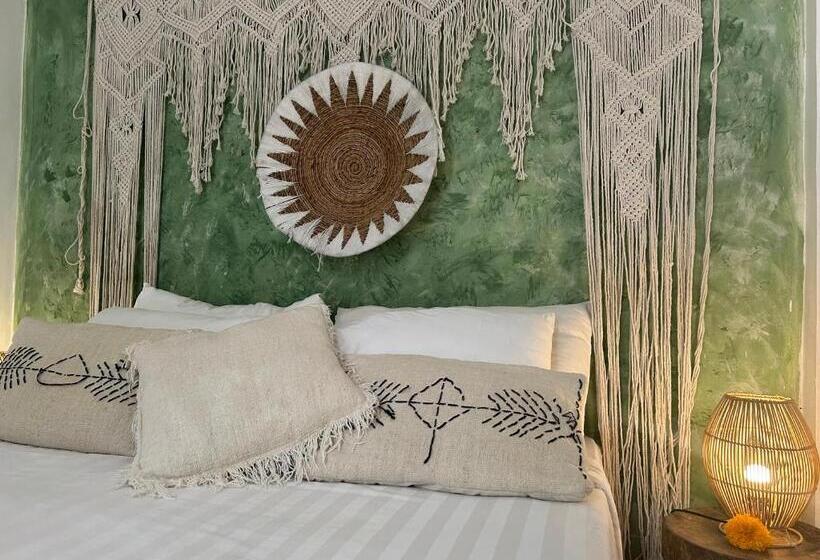 پانسیون Sannyas Boutique