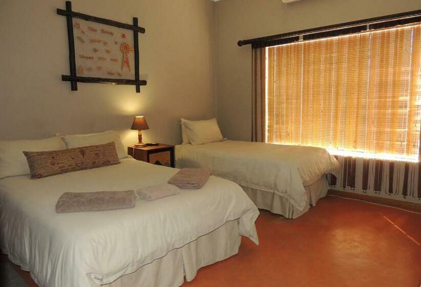 פנסיון The Big Tree Guest House