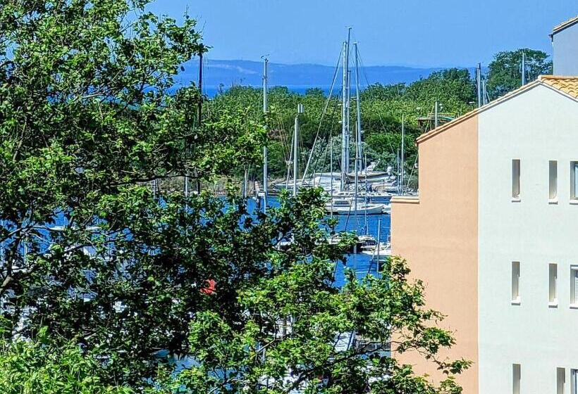 Appartement Proche Port Et Mer Avec Wifi Et Climatisation