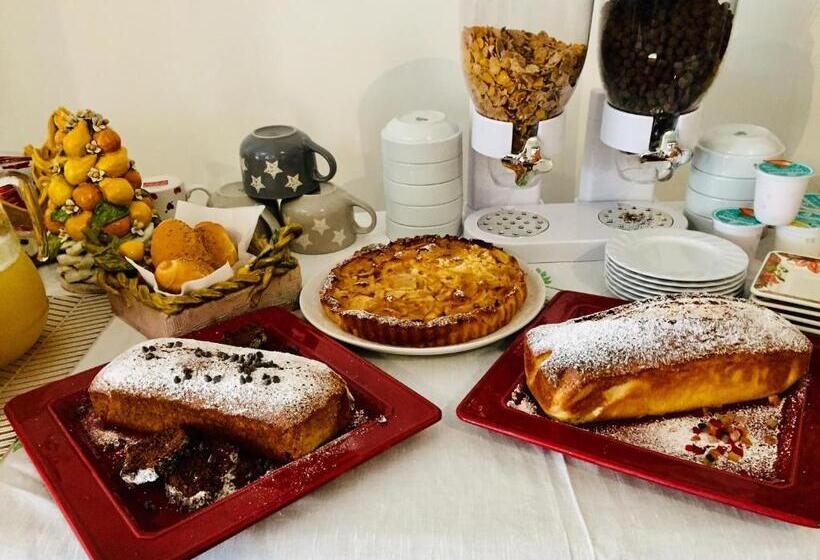 تختخواب و صبحانه Chiaro Di Luna